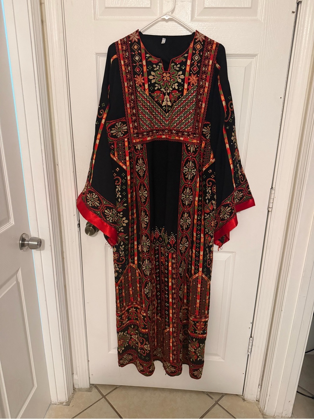 palestinian thobe